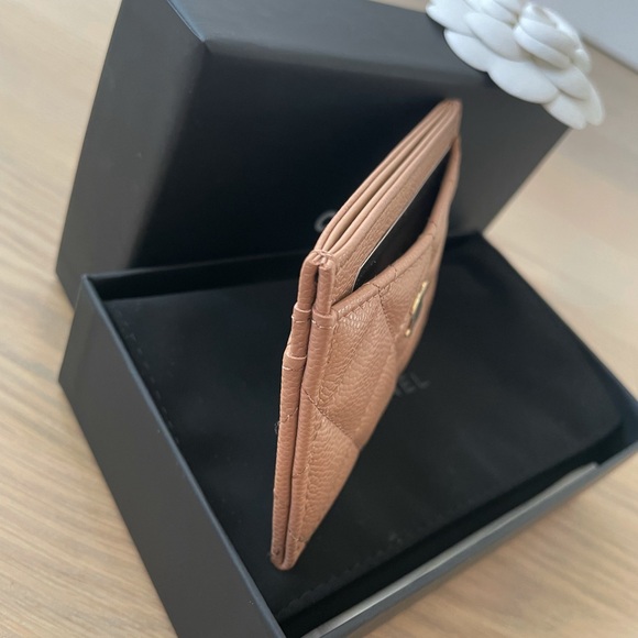 Chanel 2023 23B Dark Beige Caviar Flat Cardholder - Picture 3 of 12